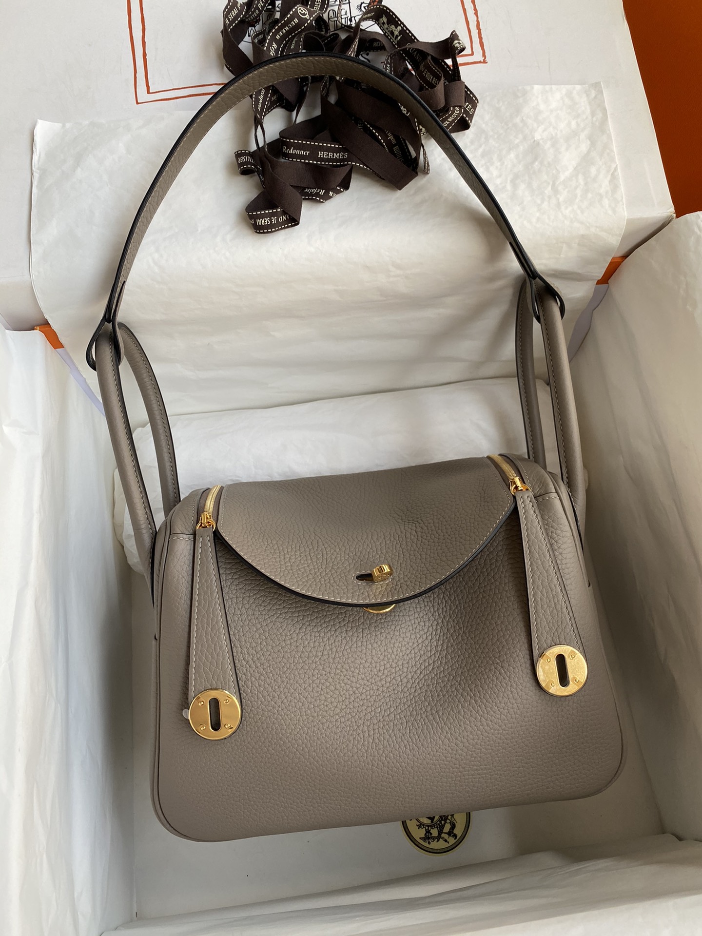 Hermes Lindy 26cm Handbag Shoulder Bag In Gris Asphalte Clemence Leather